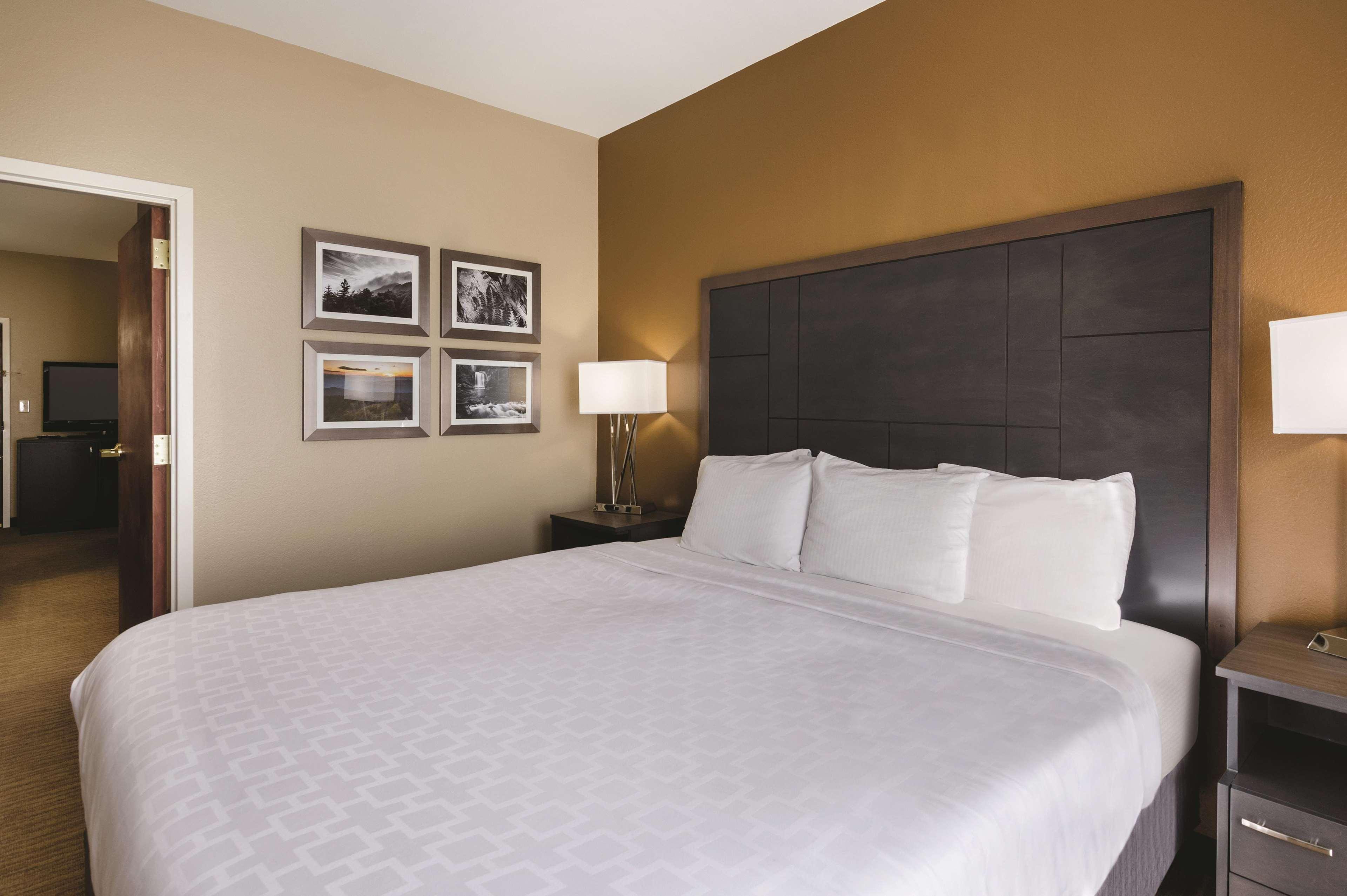 La Quinta By Wyndham Boone Hotel Exterior photo