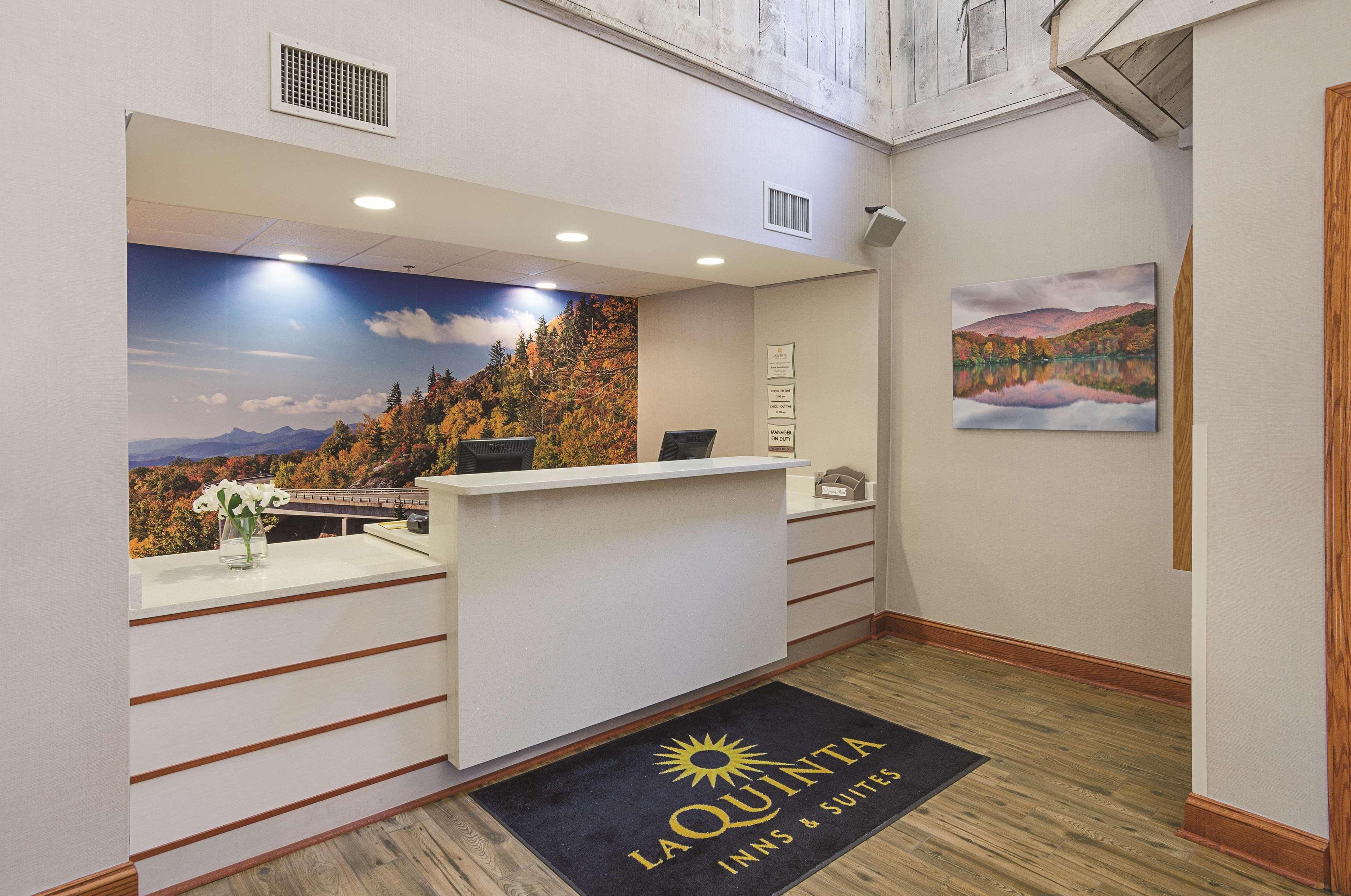 La Quinta By Wyndham Boone Hotel Exterior photo