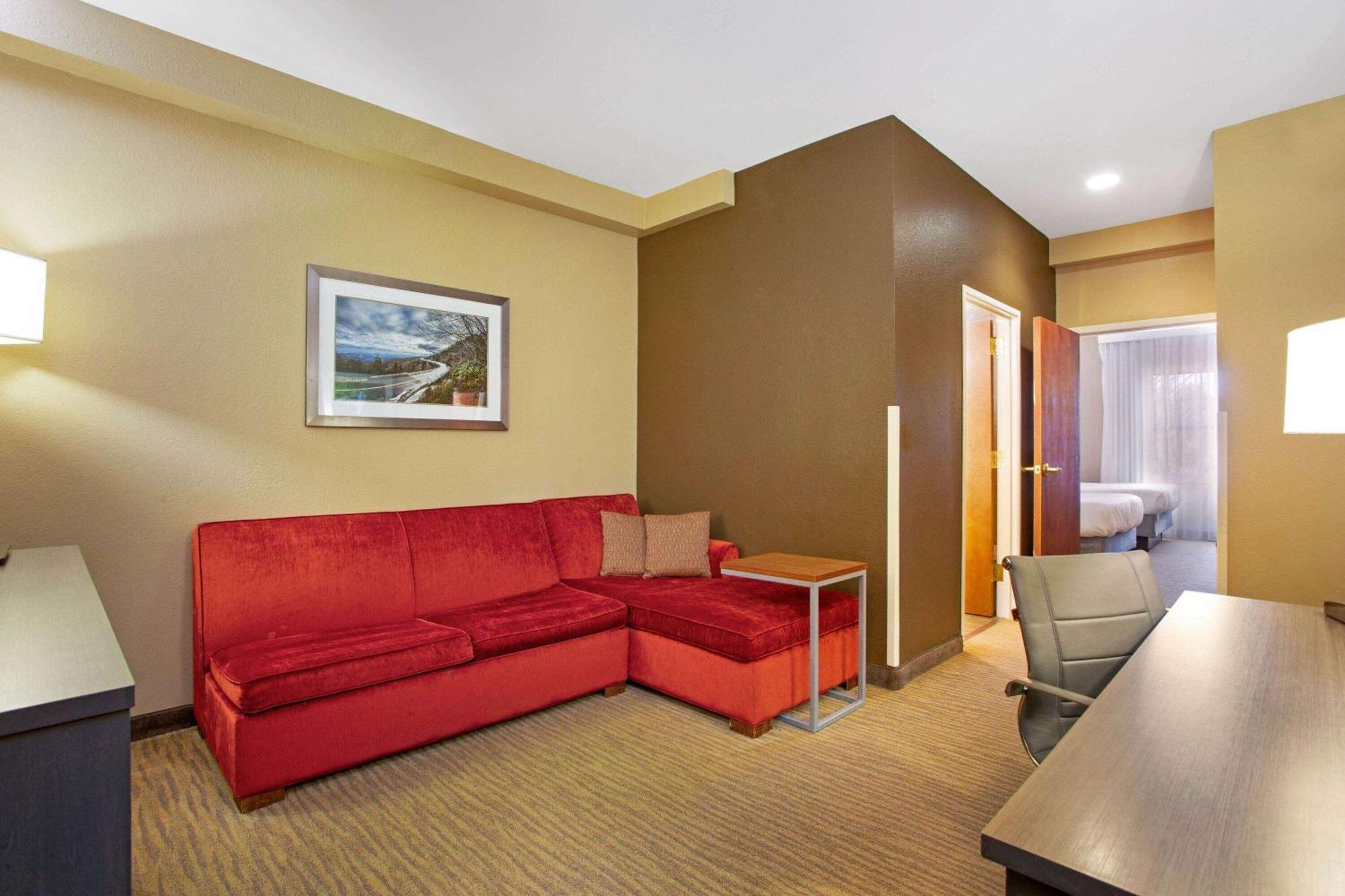 La Quinta By Wyndham Boone Hotel Exterior photo